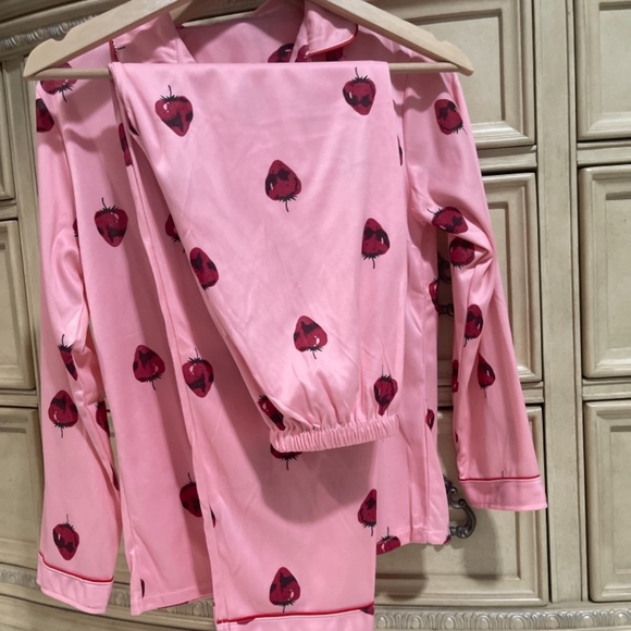 Pajama set - Picture 2 of 3